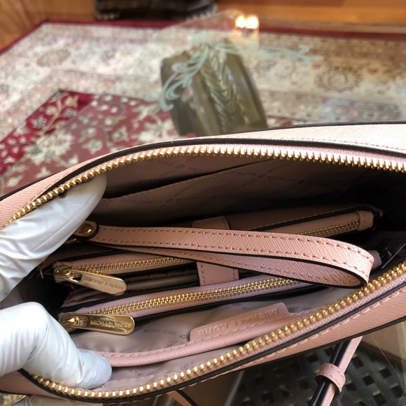 Michael Kors jet set crossbody& wallet set - Picture 5 of 8